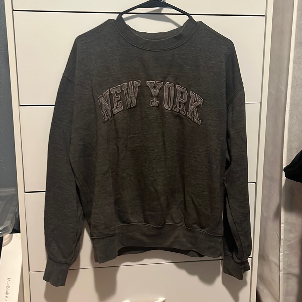 COPY - BOGO!! Comfy Crewneck Size Medium